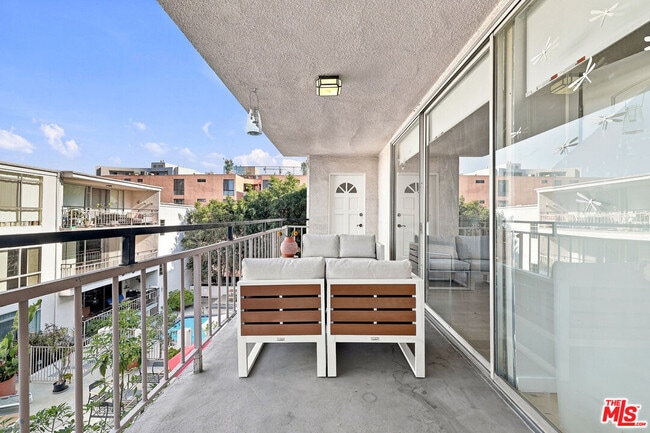 Building Photo - 7270 Hillside Ave