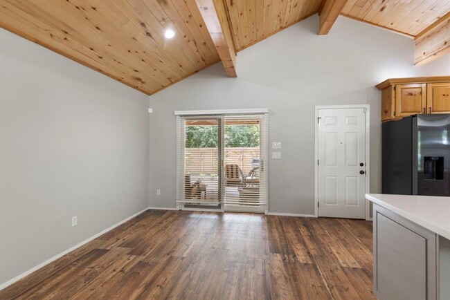Building Photo - 21 Riverbank Dr