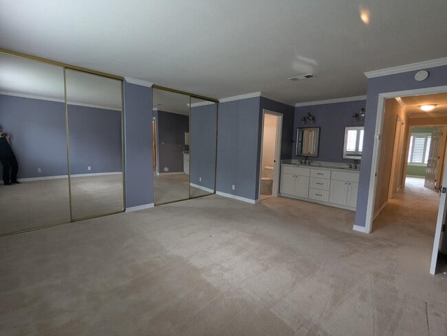Building Photo - 3215 Vallejo Pl