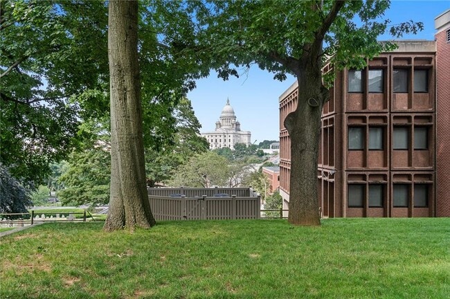 Building Photo - 71 Benefit St