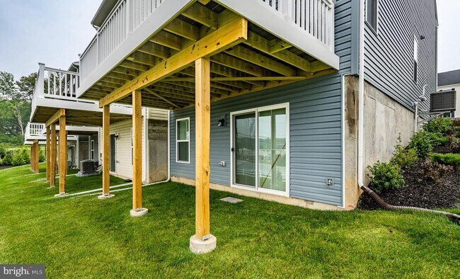 Building Photo - 208 Chase Dr