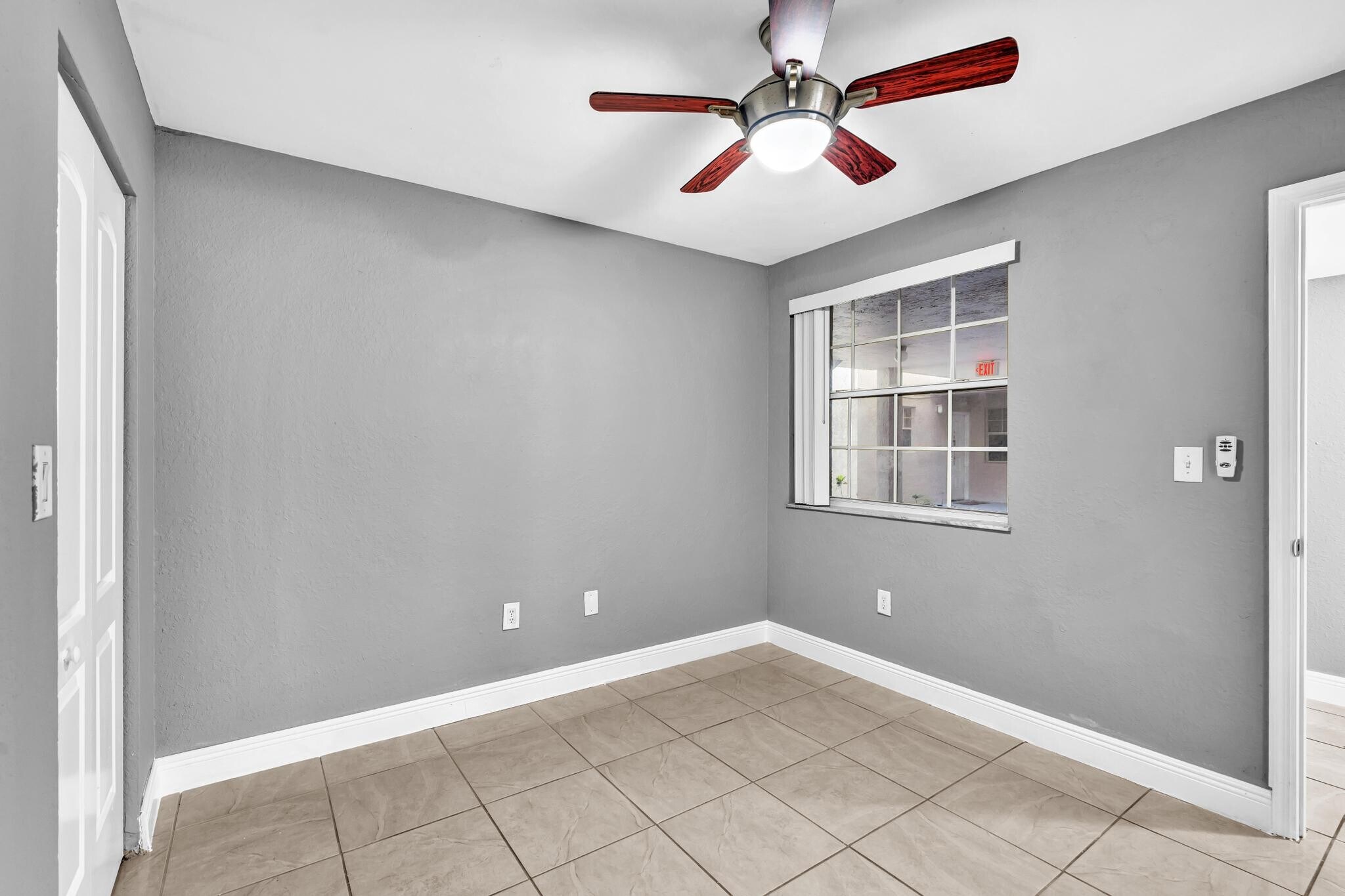 Building Photo - 2890 N Oakland Forest Dr