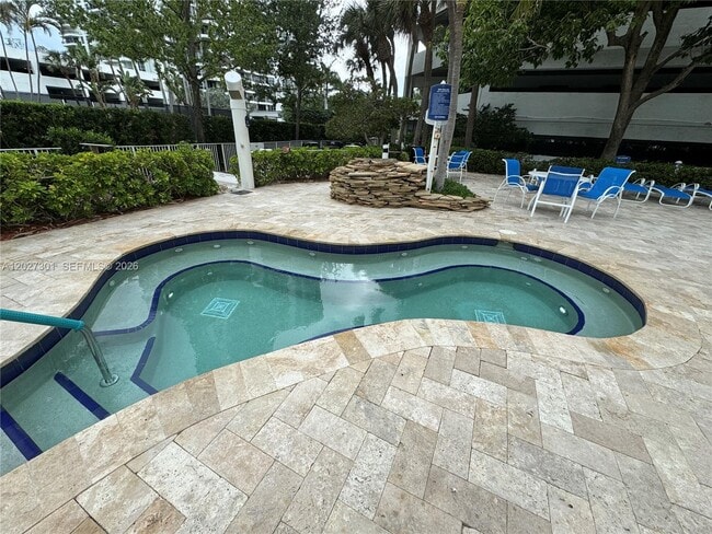 Building Photo - 3500 Mystic Pointe Dr