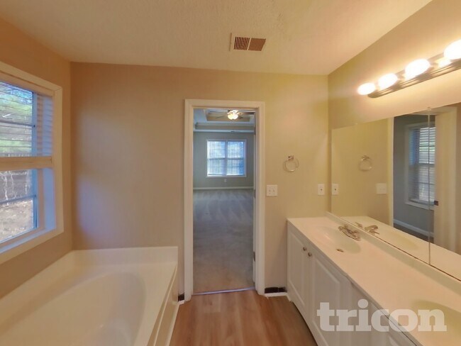 Building Photo - 4134 Northwind Dr