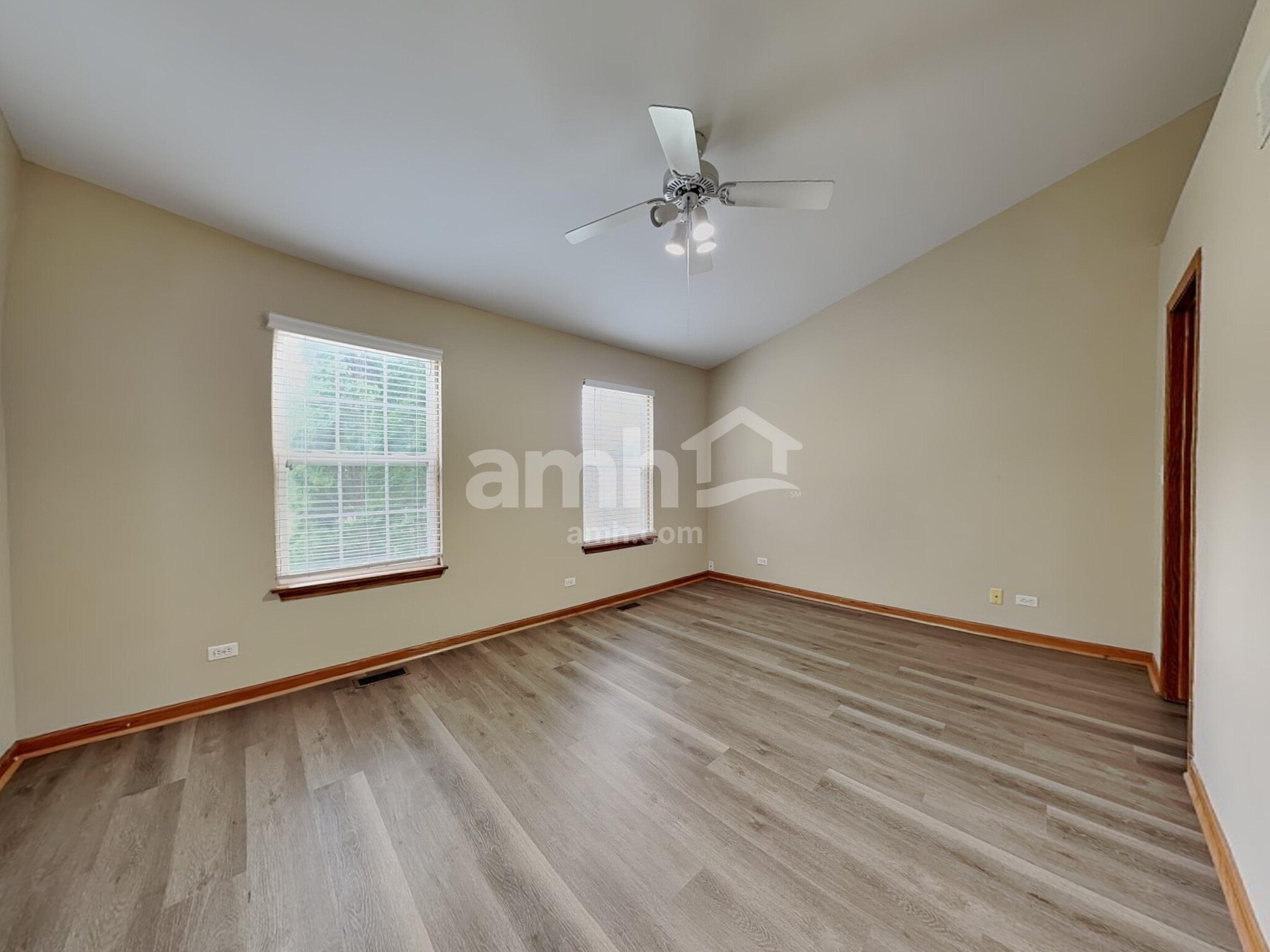 Building Photo - 775 Highview Ct