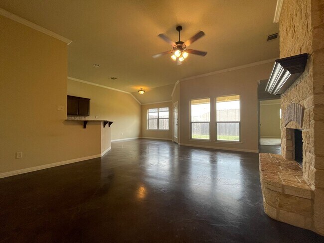 Building Photo - Duplex