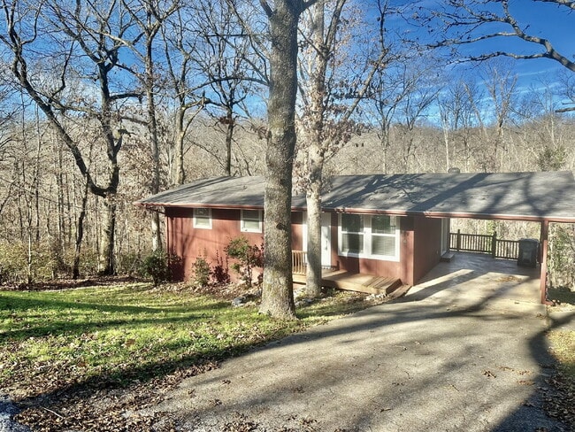 Building Photo - 35 Gore Ln