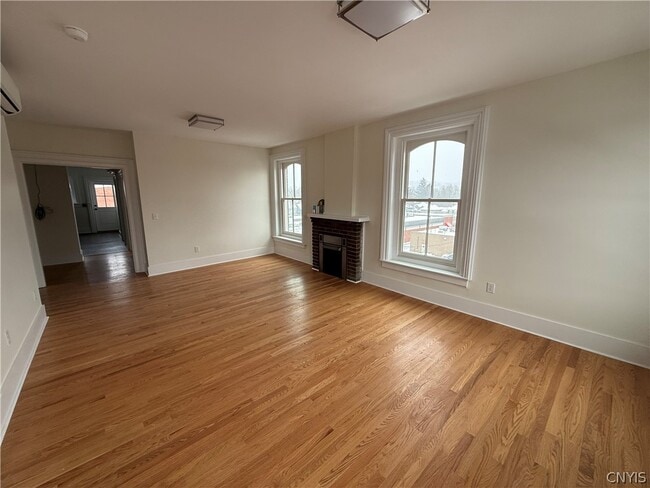 Building Photo - 109 Main St