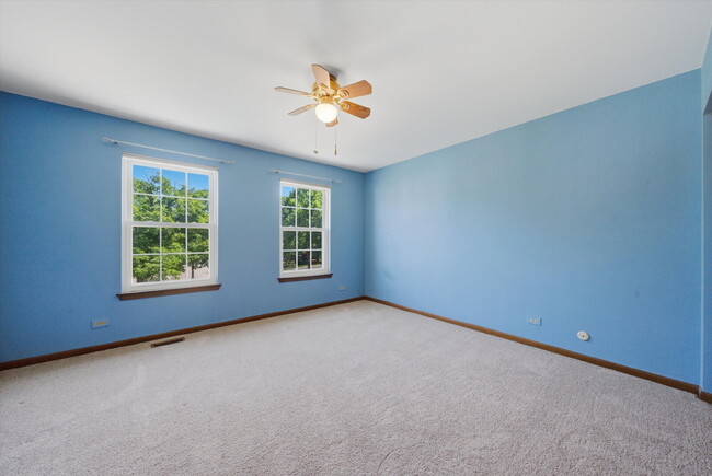 Building Photo - Spacious 4-Bedroom Home with Finished Basement and Modern Upgrades in Grayslake