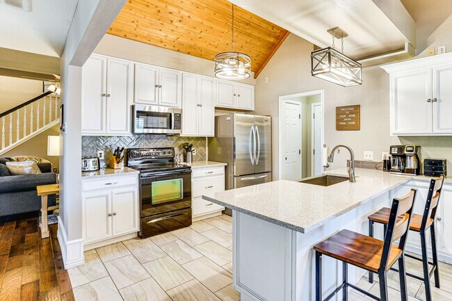 Building Photo - 3601 Medford Ct