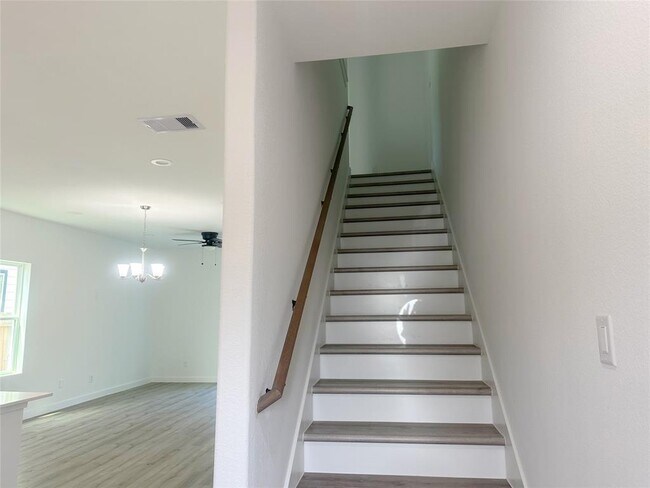 Building Photo - 7813 Hirsch Rd