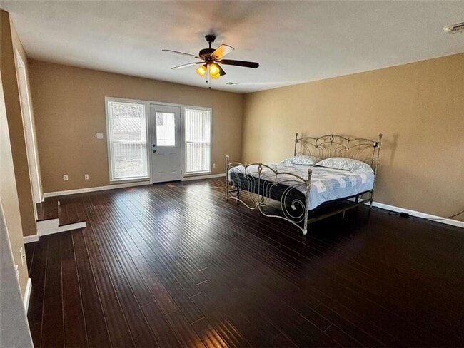 Building Photo - 125 Lantern Ridge Dr