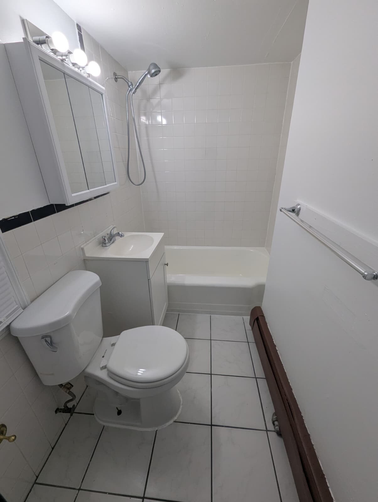 Building Photo - 478 Winthrop Ave