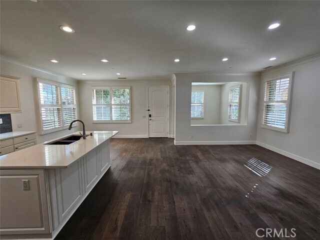 Building Photo - 35 Courant