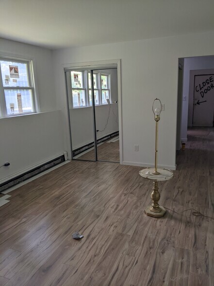 GL Den - 544 Drakestown Rd