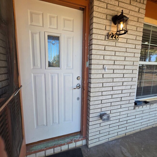 Building Photo - Charming remodeled 3-bedroom home for lease!