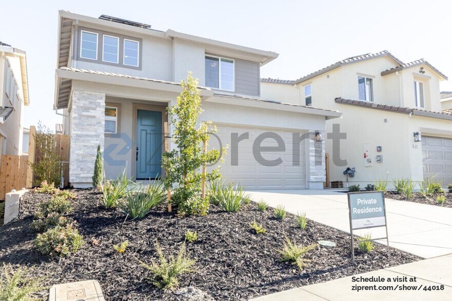 Primary Photo - 4385 Canyon Coral Wy
