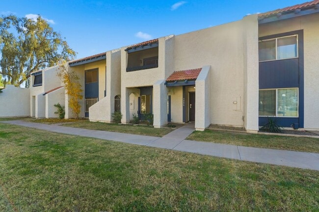 Building Photo - Beautiful 3-Bedroom Townhome in Northern Manor West