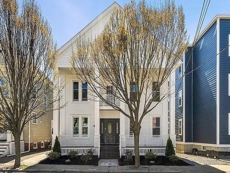 Building Photo - 27 Hancock St