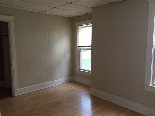 Building Photo - 642 Jackson St