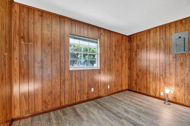 Building Photo - 3532 Coconut Rd
