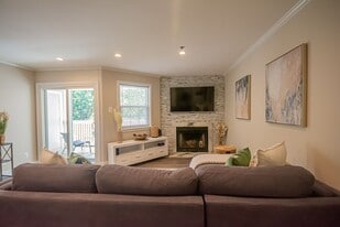 Building Photo - 1504 Lincoln Way