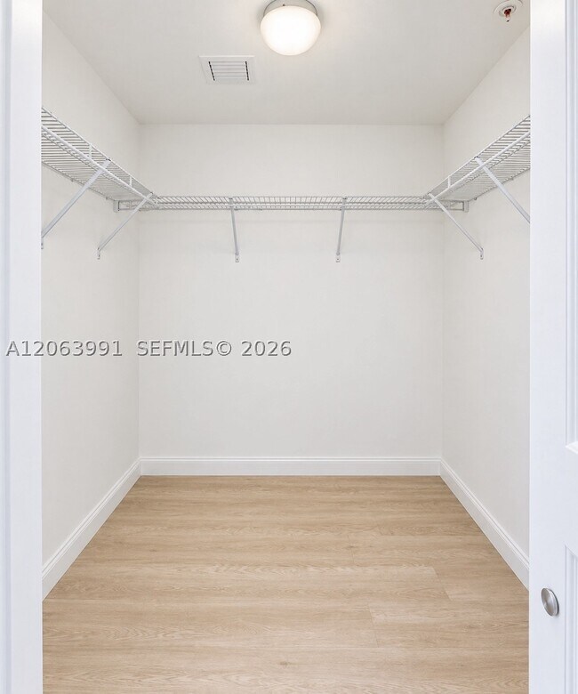 Building Photo - 3232 SW 22nd St