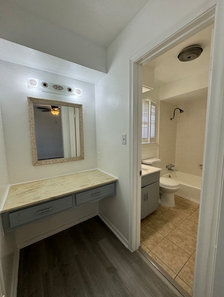 Building Photo - 7747 Dentcrest Dr