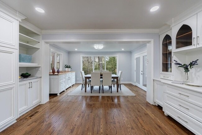 Building Photo - 459 Atlanta Country Club Dr