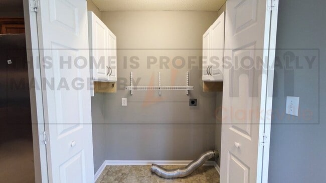 Building Photo - 1121 Gunpoint Dr