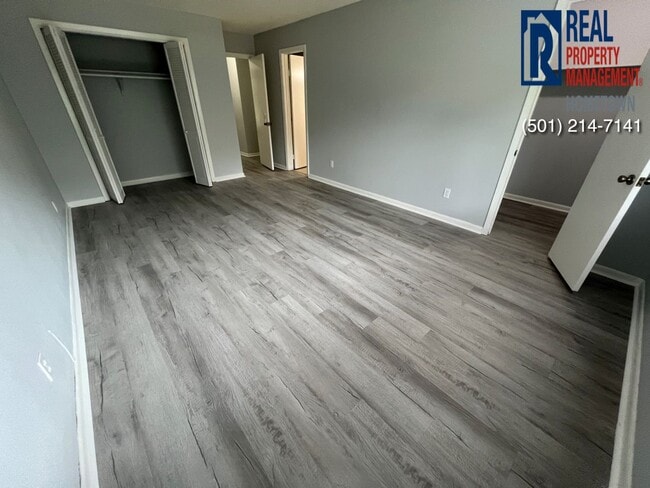 Building Photo - 2714 John Ashley Dr
