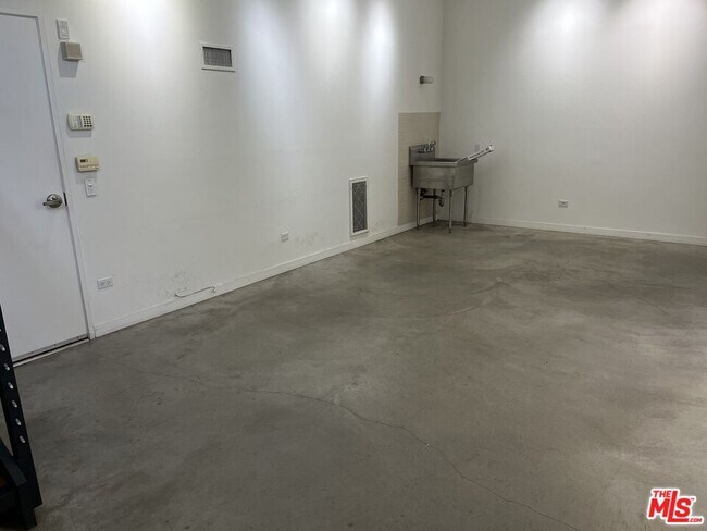 Building Photo - 320 Indiana Ave