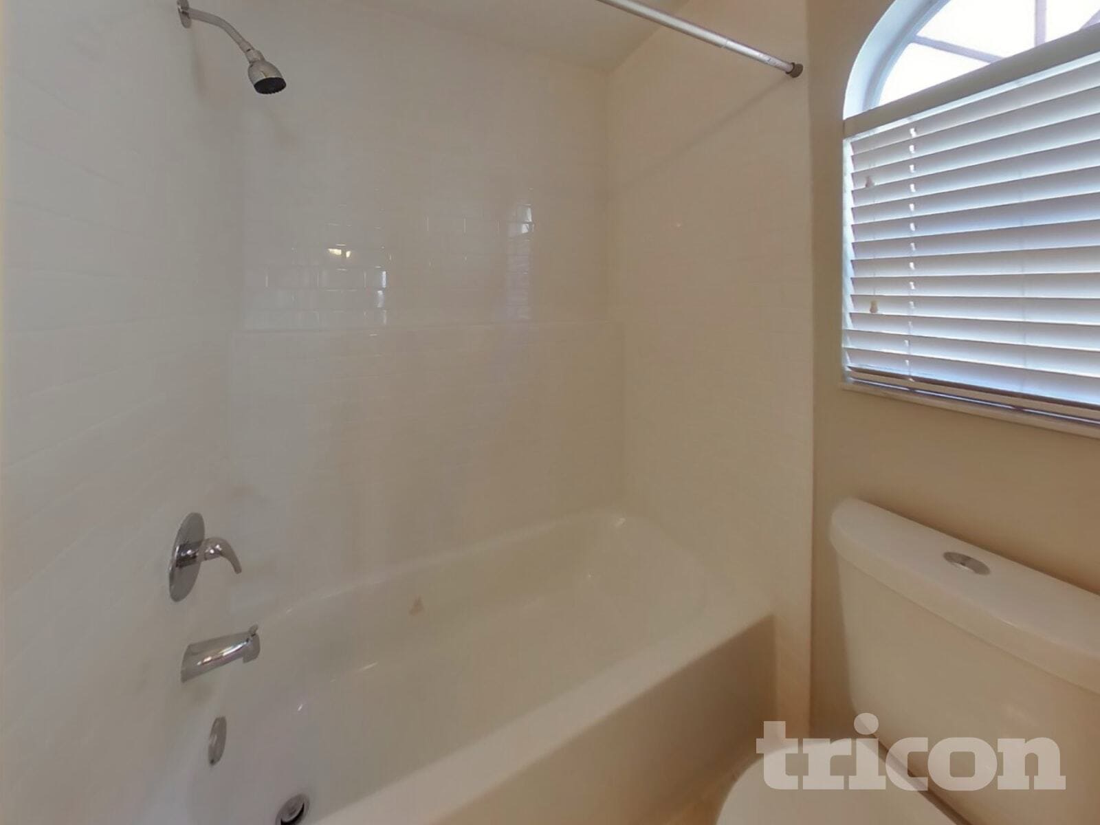 Building Photo - 1627 Chatham Cir