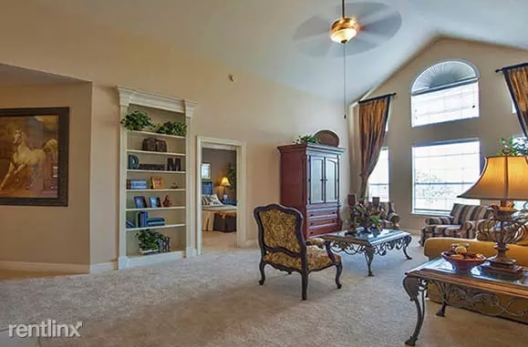 Building Photo - 1 br, 1 bath Apartment - 5586 Weslayan St