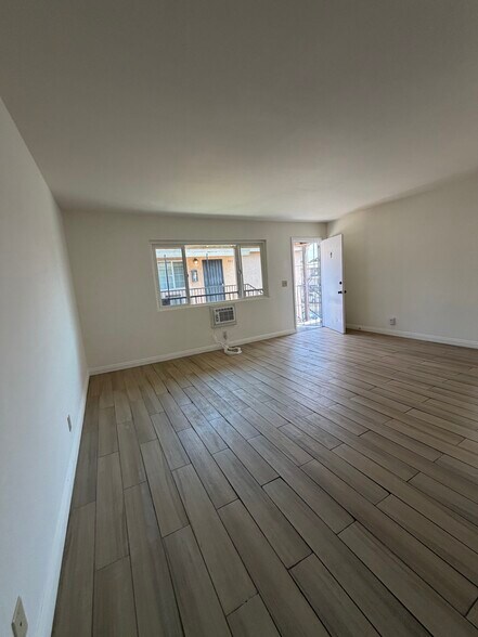 Building Photo - 159 N Vecino Dr