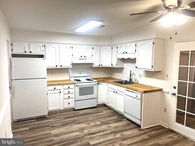 Building Photo - 255 Farrell Ln