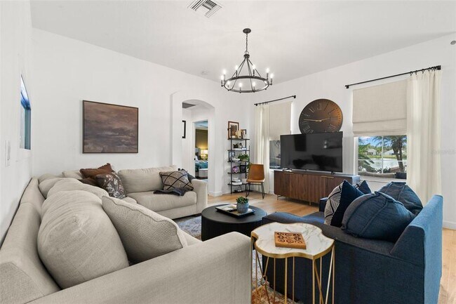 Building Photo - 870 Bayou View Dr