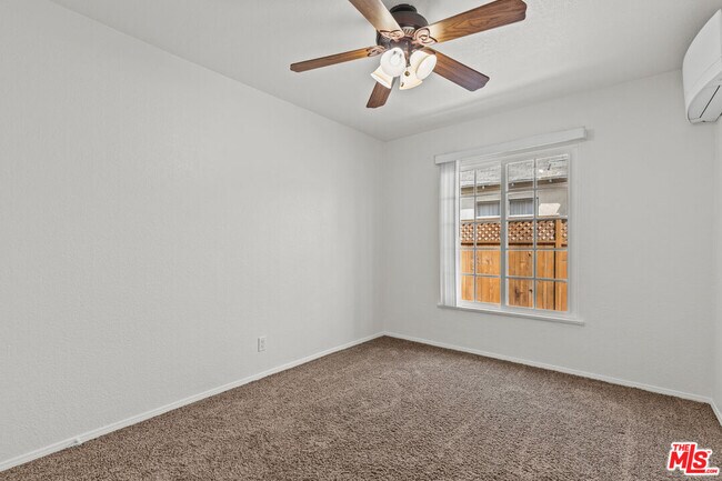 Building Photo - 5621 S Mullen Ave