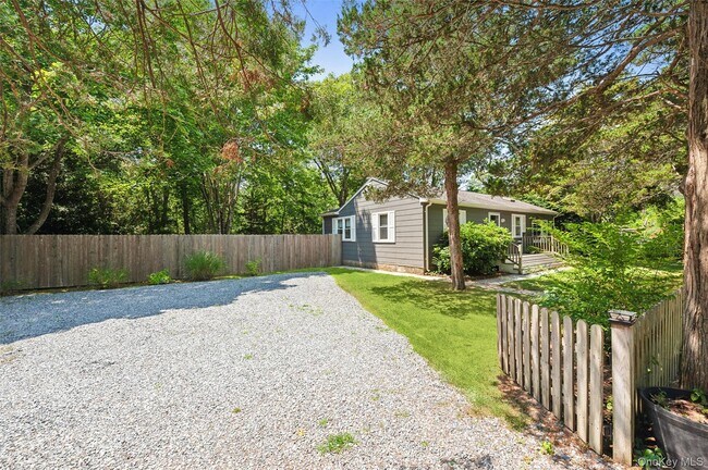 Building Photo - 4 East End Ave