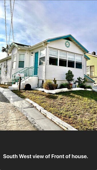 Building Photo - 136 S Oleander Ave