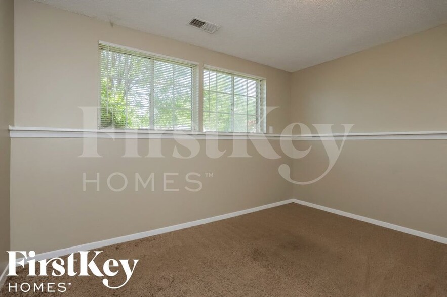 Building Photo - 4321 Castle Heights Dr