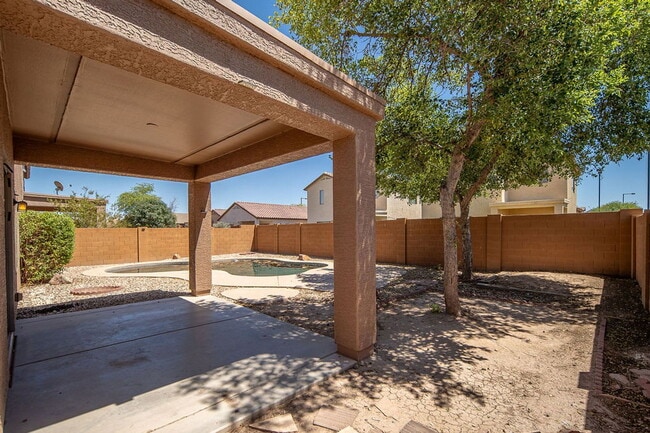 Building Photo - 26197 W Potter Dr