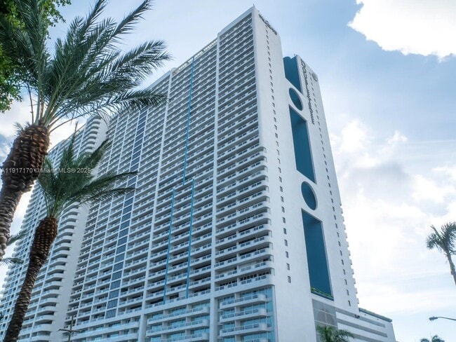 Building Photo - 1717 N Bayshore Dr