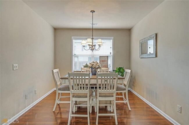 Building Photo - 413 Fern Bay Dr SW