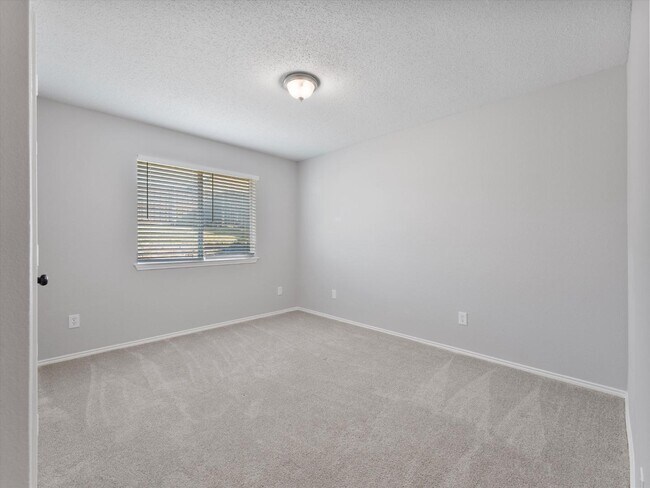Building Photo - 3025 Morning Dove Ln