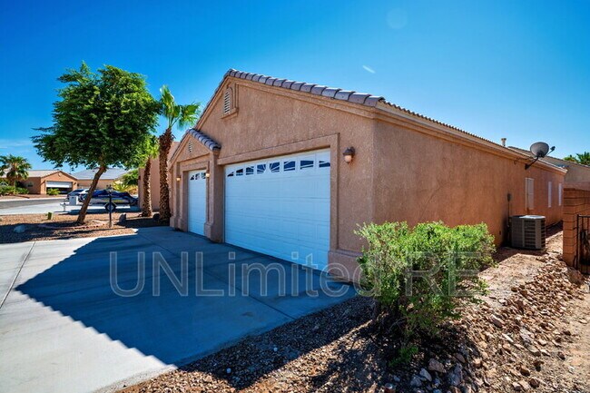 Building Photo - 4926 Mesa Blanca Way