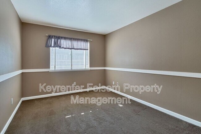 Building Photo - 617 Vernon Oaks Dr