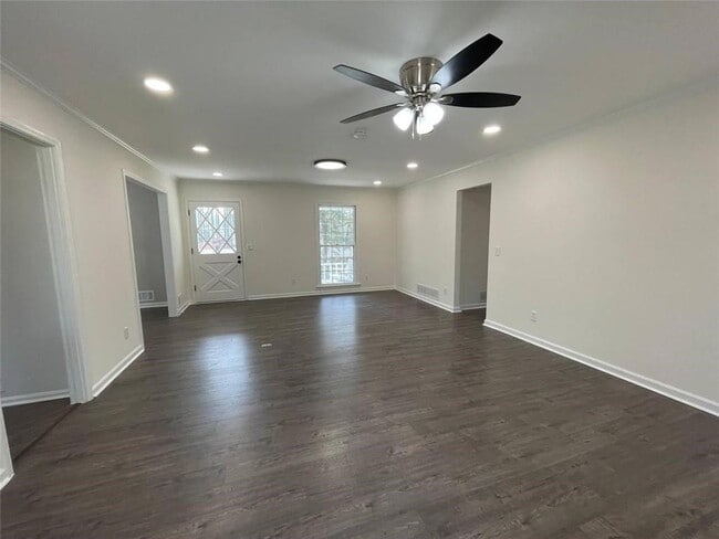 Building Photo - 1202 Lafayette Dr SW