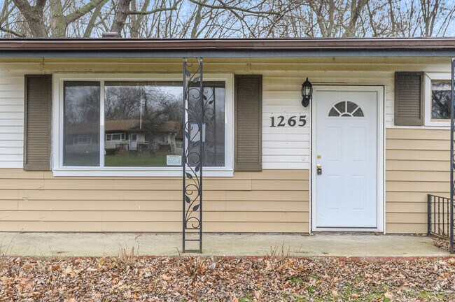 Building Photo - 1265 Westwood Dr