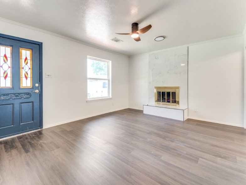 Building Photo - 1926 Chiesa Rd